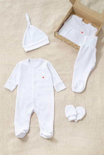 Komplet wyprawkowy Czerwone Serduszko 5 częściowy Martex