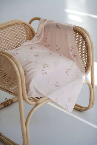 Otulacz bambusowy Flowers on Pink Milk&Love