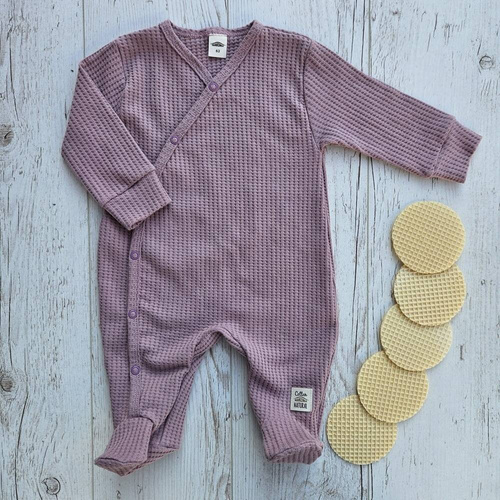 Pajacyk niemowlęcy "Natural Waffel" Makoma pink