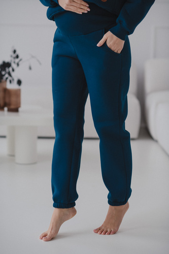 Motherhood Milk&Love navy– spodnie ciążowe dresowe z elastycznym pasem, gruba dzianina, bawełna z poliestrem