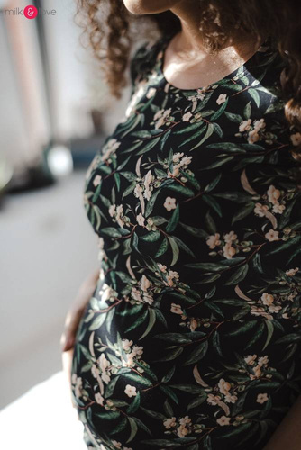 Bluzka do karmienia i ciążowa z krótkim rękawem Milk Shirt Milk&Love w listki na czarnym