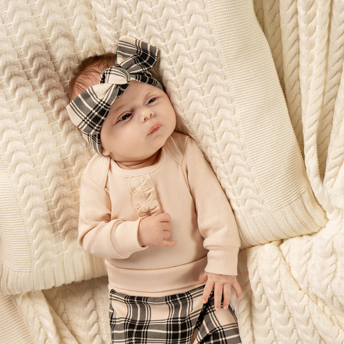 163633 Magia Świąt Body z długim rękawem Nicol - beżowy/ falbanka