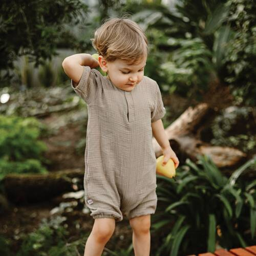 Rampers niemowlęcy muślinowy Pearfect Eevi - beżowy