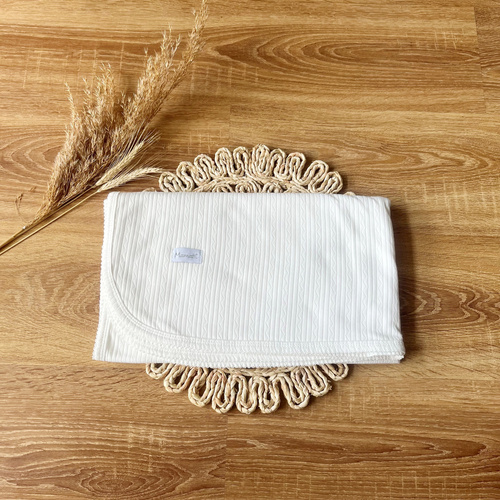 Kocyk bawełniany dla dziewczynki KCAG002 EkoBaby Mamatti - biały