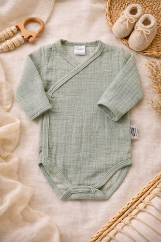 Body muślinowe Just Muslin Makoma mint– kopertowe, długi rękaw, naturalna bawełna