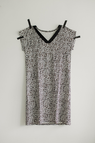 Koszula nocna damska De Lafense Kendall 853 – wiskoza, wzór panterka - ecru panterka