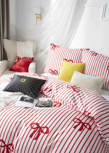 Spod Igły i Nitki Xmass Bow Pościel mikrosatynowa świąteczna I25 biała czerwona kokardy– miękka mikrofibra, zamek błyskawiczny