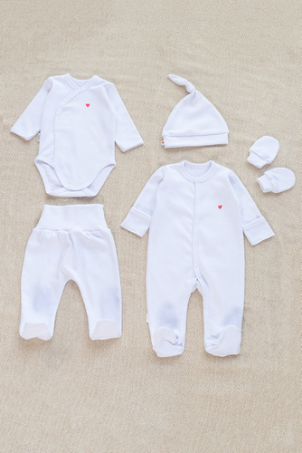 Komplet wyprawkowy Czerwone Serduszko 5 częściowy Martex