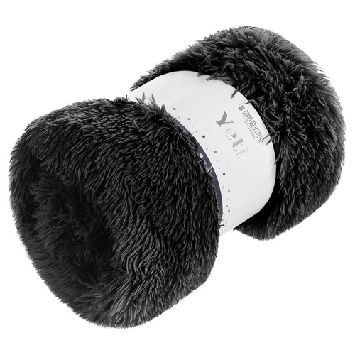 Koc narzuta włochacz futrzak fotelówka Yeti Spod Igły i Nitki pudrowy 