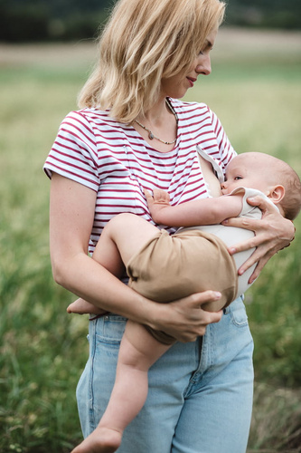 Bluzka do karmienia z krótkim rękawem Milk&Love bordowa w paski
