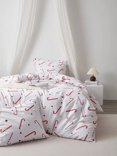 Świąteczna pościel satynowa z bawełny Candycanes Spod Igły i Nitki biała czerwona cukierki– gładka i elegancka