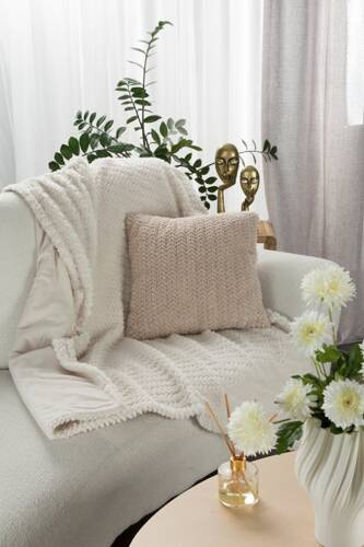 Koc narzuta z mikrofibry Laris Eurofirany kremowy