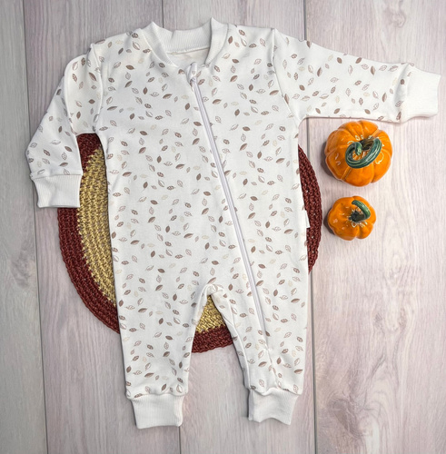 Bawełniany pajac niemowlęcy Mamatti PS15441 listki – bez stópek