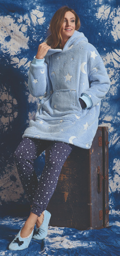 Milana Sorbetto – kocobluza oversize błękitna polarowa świecąca gwiazdki