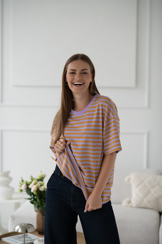 T-shirt do karmienia i ciąży Mamahood oversize z krytymi zamkami OEKO-TEX Milk&Love miodowo-liliowe paski