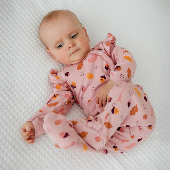 Różowe body kopertowe Fluffy Tails Eevi – Długi rękaw, falbanki i jesienny nadruk