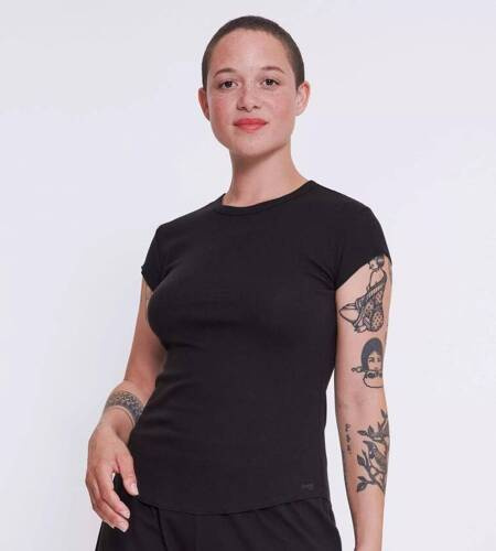 Bluzka z krótkim rękawem GO Ribbed T-Shirt Sloggi - czarny