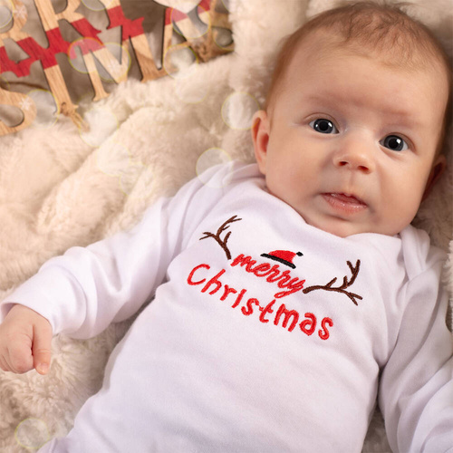 163515 Magia Świąt Pajacyk niemowlęcy Nicol - haft "Marry Christmas"