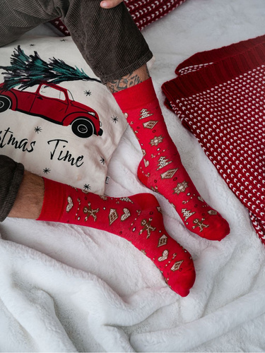 Świąteczne skarpety męskie Milena Pierniki – model 1290-037, czerwony