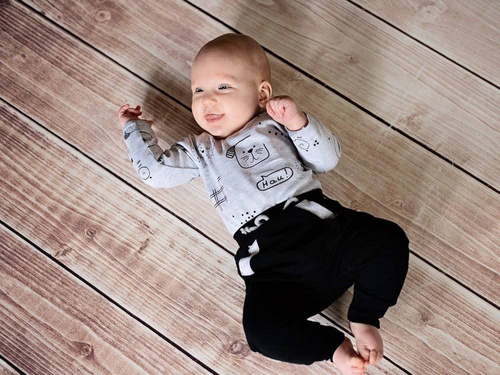 10224D Spodnie niemowlęce dresowe "BLACK" Makoma czarny 