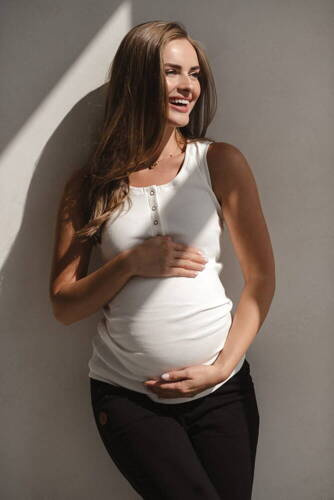 Koszulka ciążowa do karmienia w prążki na ramiączkach Tummy Milk&Love śmietankowy