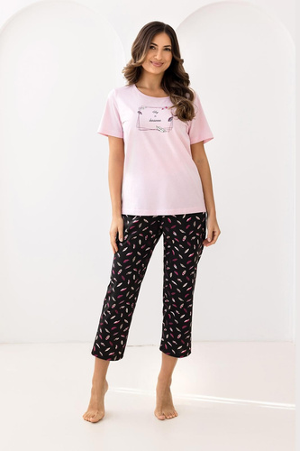 Piżama 733 Regina różowa – bawełniana, z krótkim rękawem, półokrągły dekolt, wzorzyste spodnie 7/8