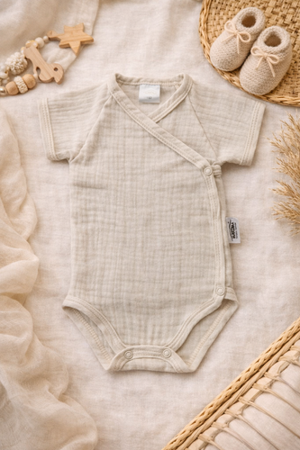 Body muślinowe Just Muslin Makoma beige– krótki rękaw, kopertowe, naturalne