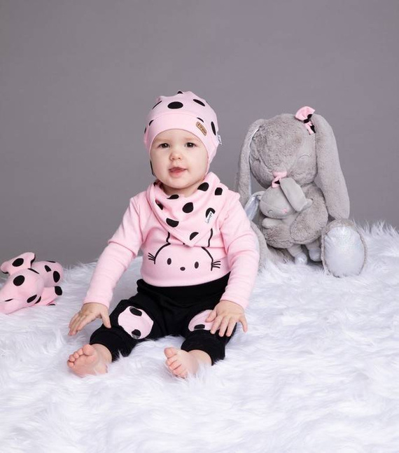 Komplet czapka, apaszka, body i spodnie 163381 "Bunny Groszki" Nicol - róż