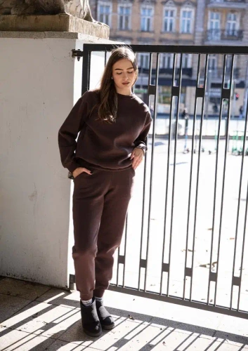 Bluza dresowa Rehema Dkaren - czekoladowy