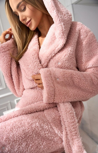 Liv 2559 L&L pudrowy róż  – szlafrok damski z kapturem przed kolano