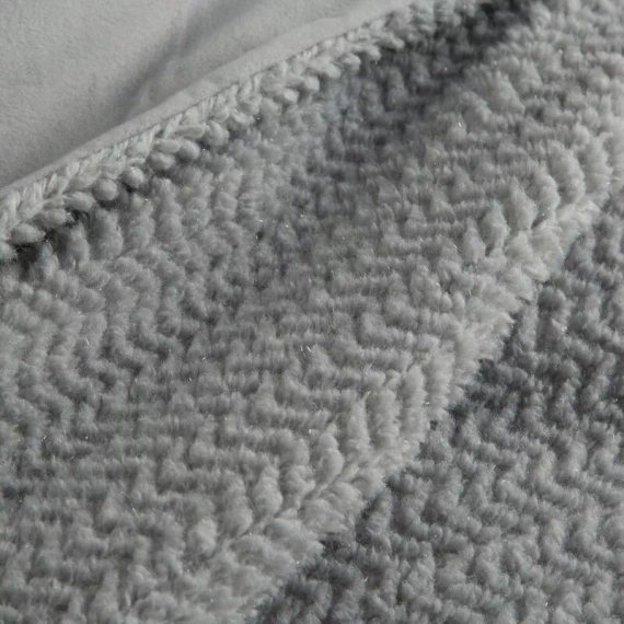 Koc narzuta z mikrofibry Laris Eurofirany srebrny