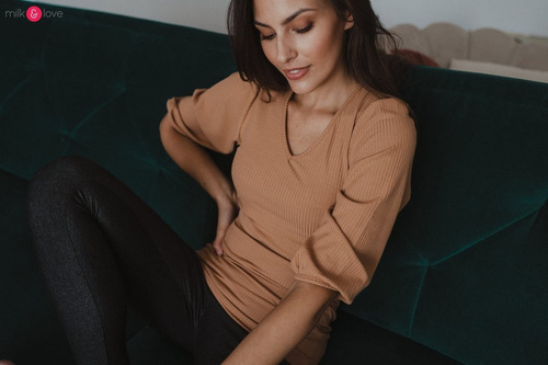 Bluzka do karmienia i ciążowa z dzianiny w prążek Milky Puff Milk&Love karmelowy