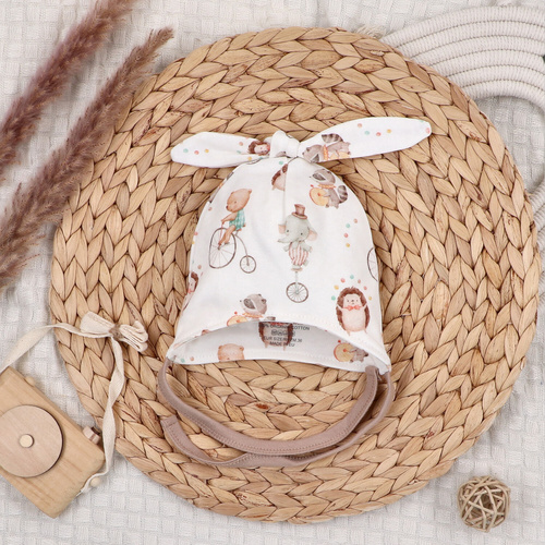 Nini Circus – niemowlęca czapeczka z bawełny organicznej, delikatna i przewiewna