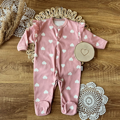 Bawełniany pajacyk niemowlęcy Mamatti PA13040 SERCA – zapinany na napy