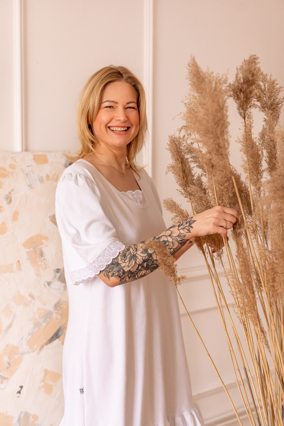 Biała koszula nocna 34DB Peonia z koronką Marija – 100% bawełna, styl i wygoda