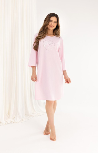 Bawełniana koszula nocna 167 – nadruk, rozkloszowany fason, rękaw 3/4- różowy