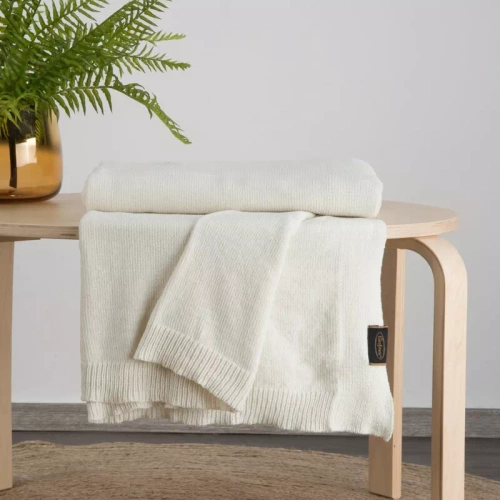 Koc narzuta Emi Eurofirany kremowy 