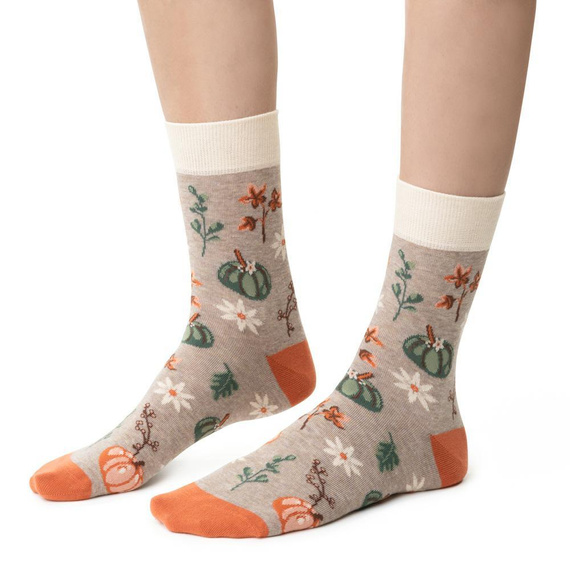 Steven art.017 Planeta Ziemia beżowy melanż 045– wzorzyste skarpetki damskie z bawełny