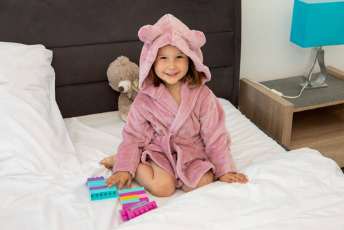 Szlafrok dziecięcy z uszami Teddy ByShelly - brudny róż
