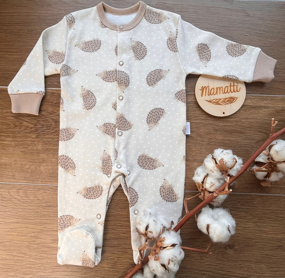 Bawełniany pajacyk niemowlęcy Mamatti PA15740 jeżyki – zapinany na napy