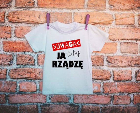 Koszulka dziecięca "Uwaga ja tutaj rządzę" Moocha biały