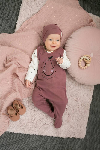 Czapka z naszywkąTres Bien Pinokio - róż ciemny 