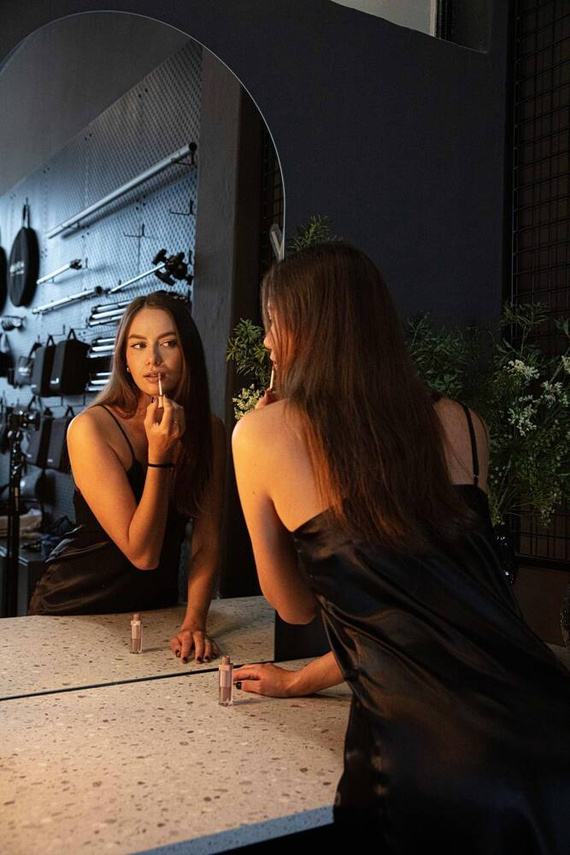 Ife Halka satynowa koszulka damska DKaren - czarna