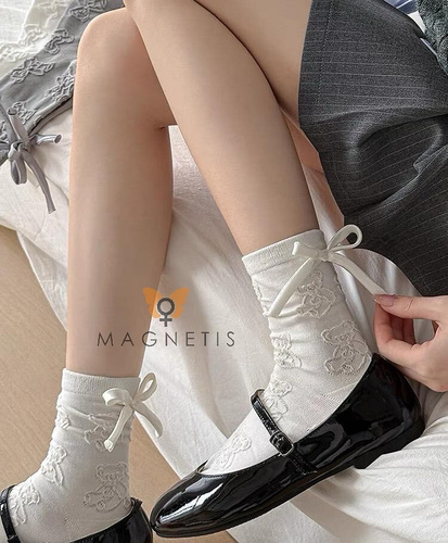 Skarpety damskie Magnetis CO5020 ecru– bawełniane, żakardowe z motywem misia