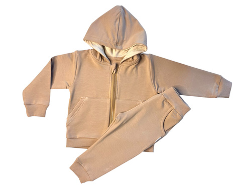 Mamatti DR2150 brązowy komplet dresowy dla dziewczynki – praktyczny i modny zestaw