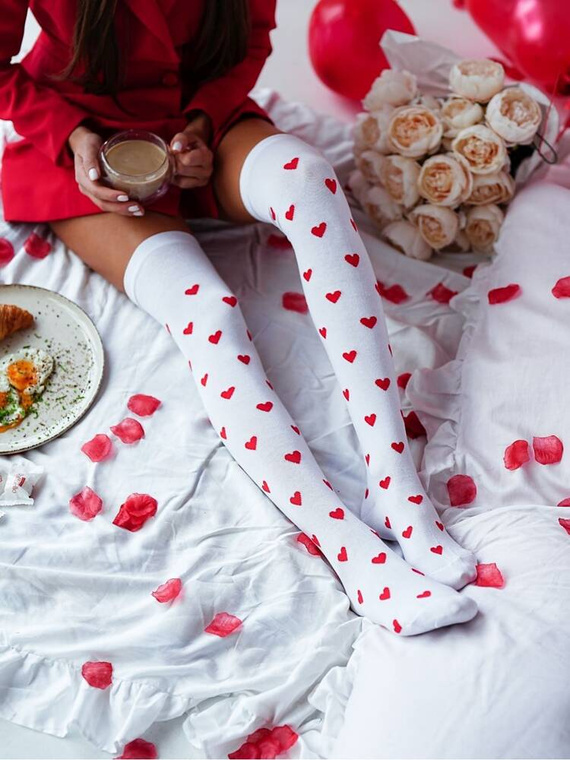 0293 Walentynki Zakolanówki damskie Milena biały