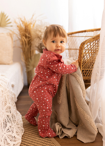 Pajacyk niemowlęcy "Stars" Makoma ciemny róż 