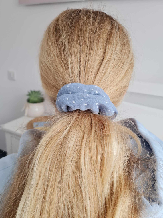 Gumka do włosów GM scrunchie muślinowa Marija - niebieski