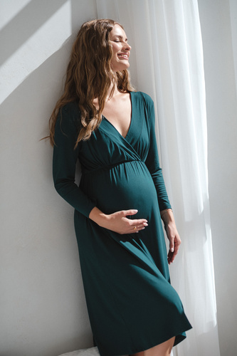 Bambusowa koszula nocna ciążowa i do karmienia Star Light 7/8 Milk&Love butelkowa zieleń– elegancka, oddychająca, idealna do szpitala