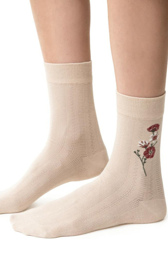 Steven art.017 Planeta Ziemia beżowy jasny 042– wzorzyste skarpetki damskie z bawełny